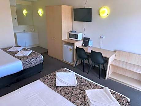 Economy Twin Room