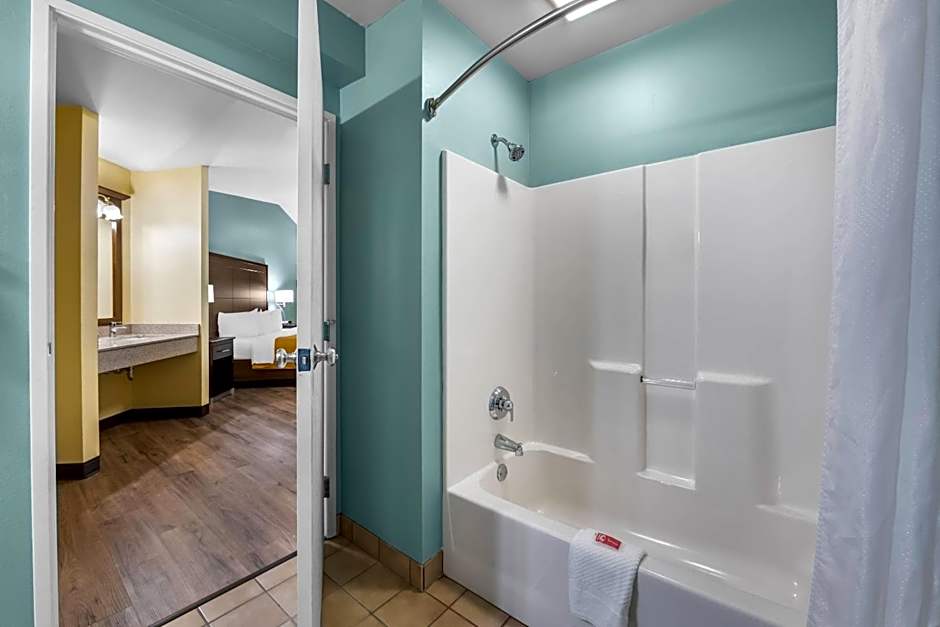 Econo Lodge Inn & Suites Eau Claire South