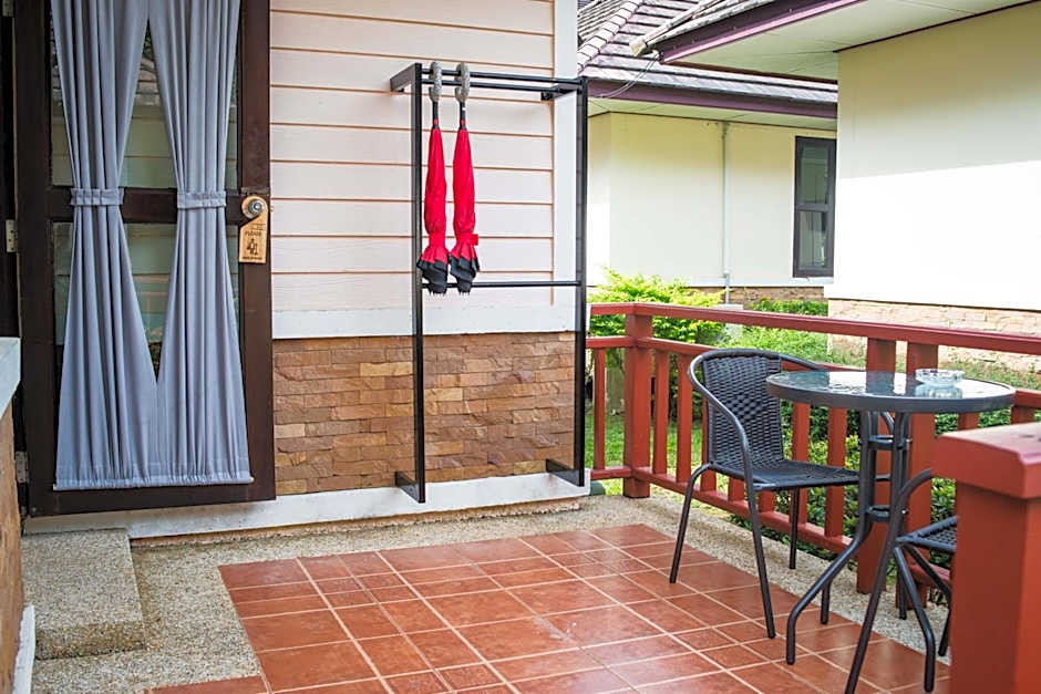 Photo 1 of 25 of Bungalow D (4 Adults)