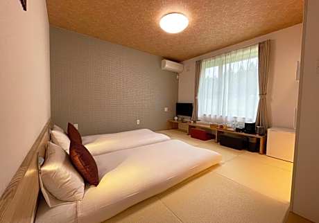 Japanese-Style Room with Shower(No Housekeeping)