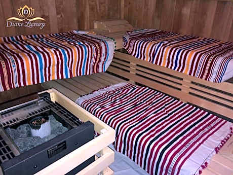 Suite with Hot Tub