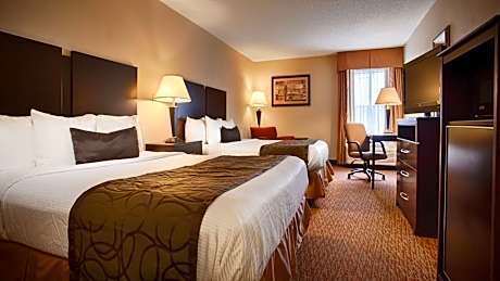 2 Queen Beds, Non-Smoking, Flat Screen Television, Microwave And Refrigerator, Work Desk, Ergonomic 