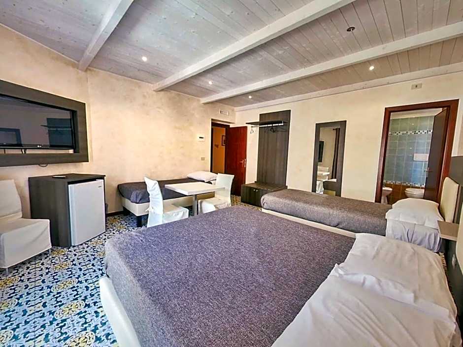 Photo 1 of 4 of Quadruple Room