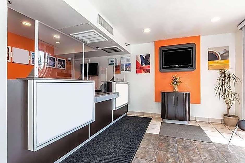 Super 8 by Wyndham Petaluma