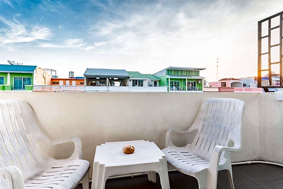 The BEACH CHA AM Residence