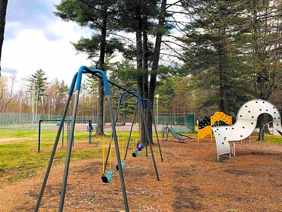 Attitash Mountain Village Studio - Slope View - Ski - Storyland