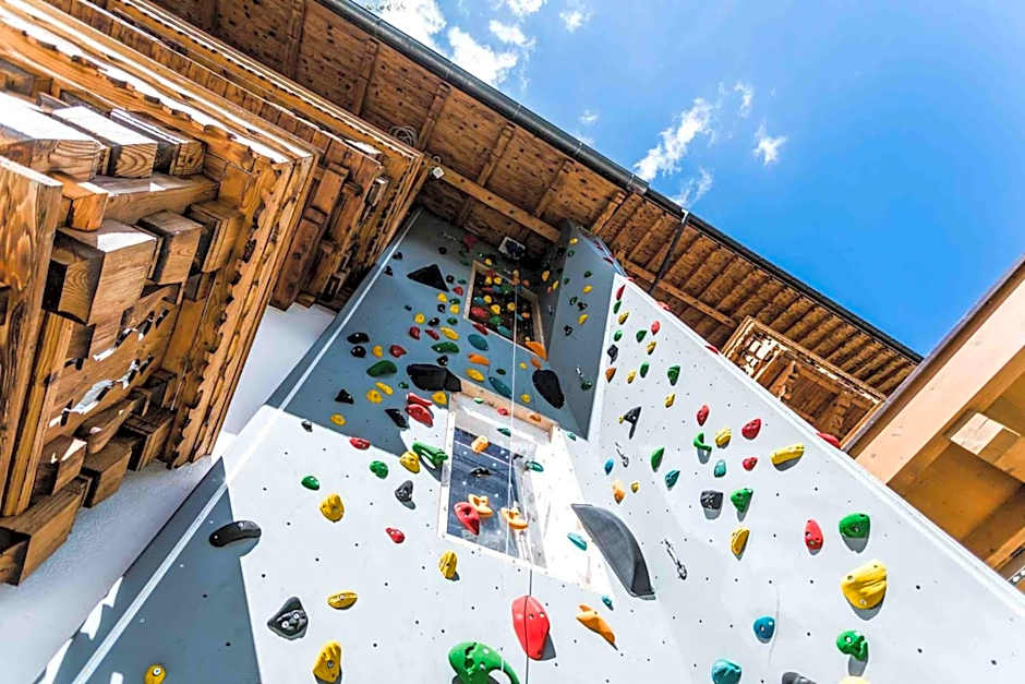 ALPENHOTEL TYROL - B&B - ADULTS ONLY - Alpines Lifestylehotel mit NaturSPA & Wellness