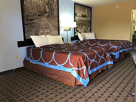 Queen Room with Two Queen Beds- Smoking