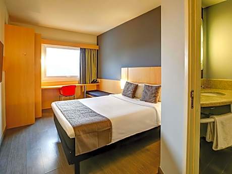 Single Standard Double Bed