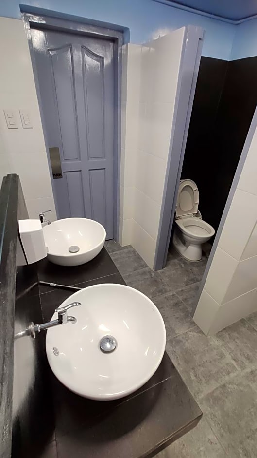 Nomad's Hub - Best Value Co-living Hostel