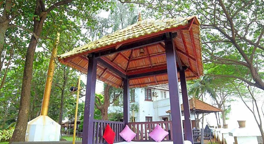 OLD LIGHTHOUSE BRISTOW HOTEL