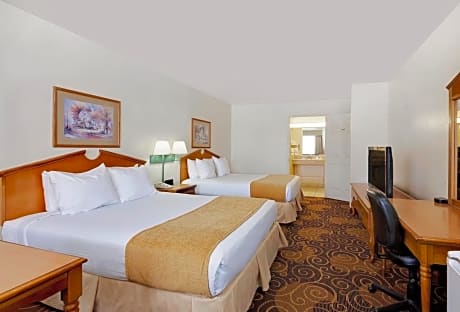 Queen Room with Two Queen Beds - Non-Smoking