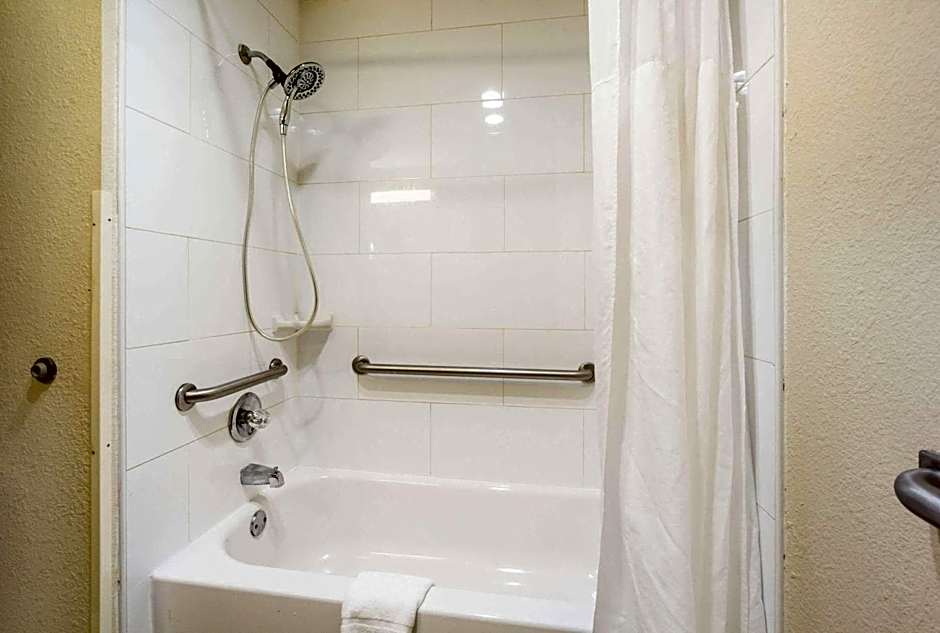 Quality Inn & Suites Florence - Cincinnati South