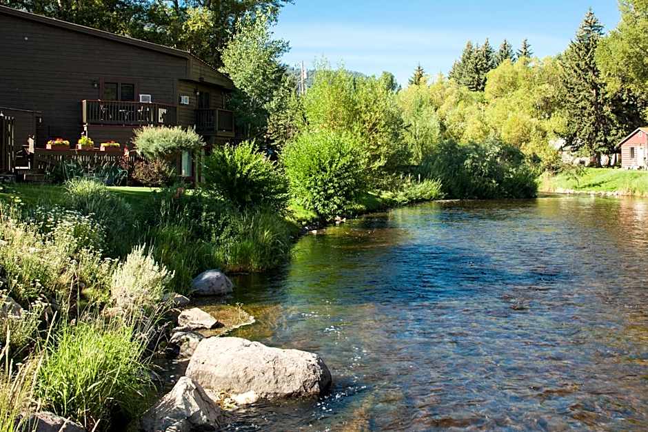 Inn on The Creek