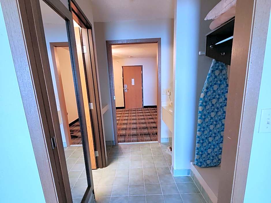 Bavarian Haus Lakefront Inn