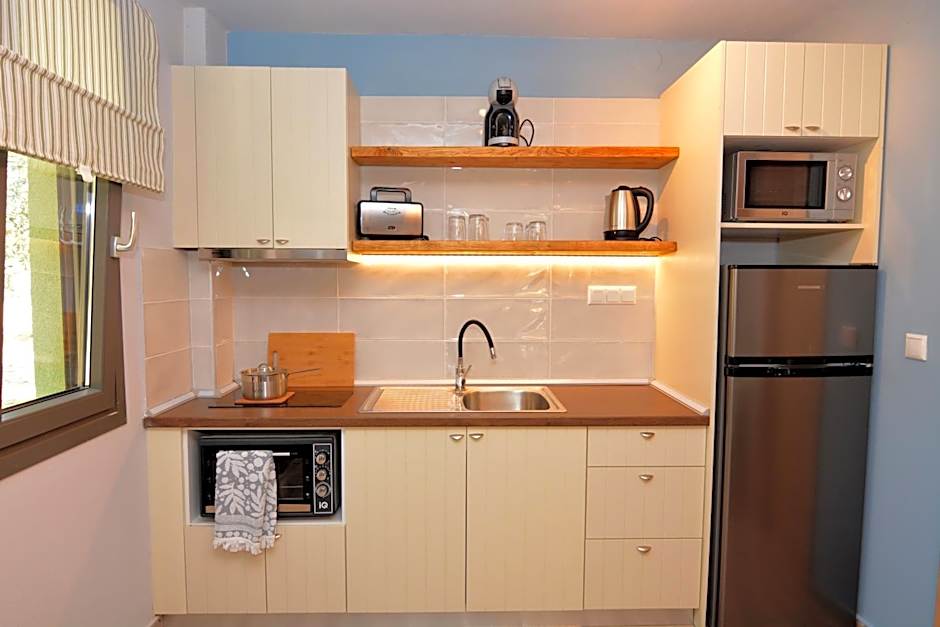 The Thassian Yard Houses