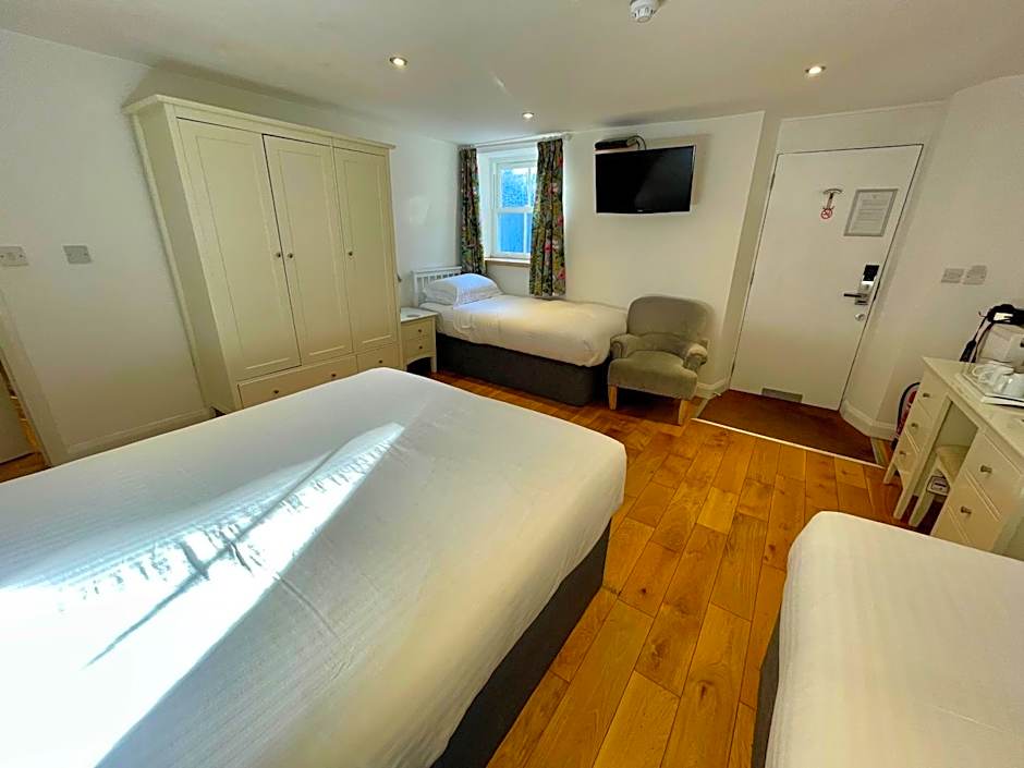 The Queen's Head Hotel