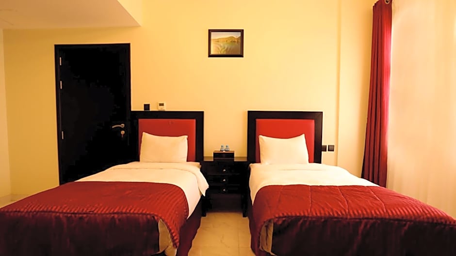 Remas Hotel Suites - Al Khoudh, Seeb, Muscat