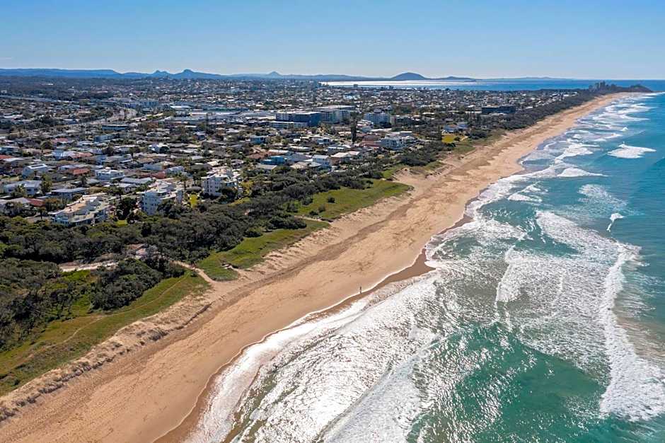 Surfside Buddina Beachfront 3bed Apt - Direct Beach Access
