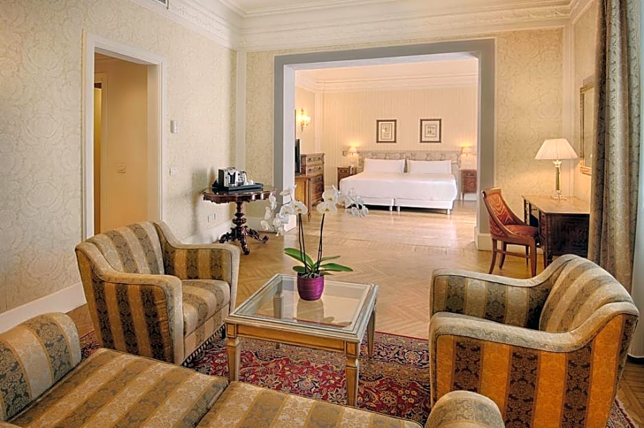 Anglo American Hotel Florence, Curio Collection by Hilton
