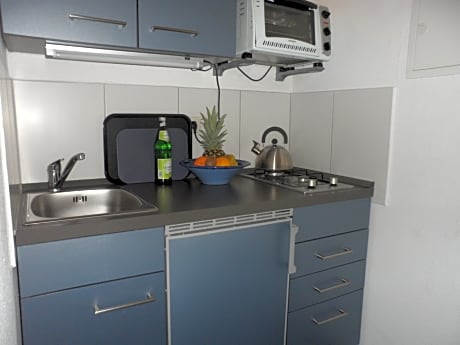Studio-Premium-Eigenes Badezimmer-Gartenblick-Studio 3 Blau