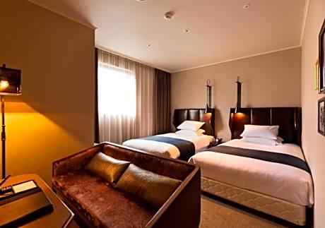 Deluxe Twin Room with Club Lounge Access - Breakfast Included - Non-Smoking