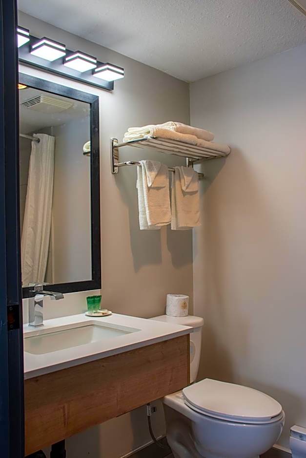 Super 8 by Wyndham Clearwater BC