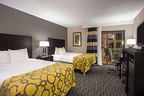 2 Double Beds Pool View Non-Smoking