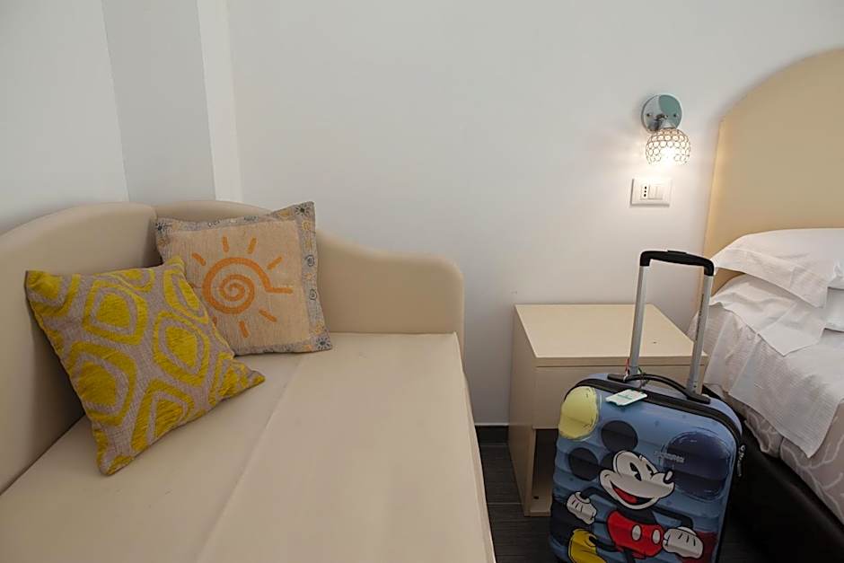MoMo Seaview Hotel