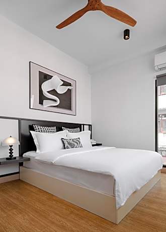 Standard - 1 Bed Queen Non-Smoking