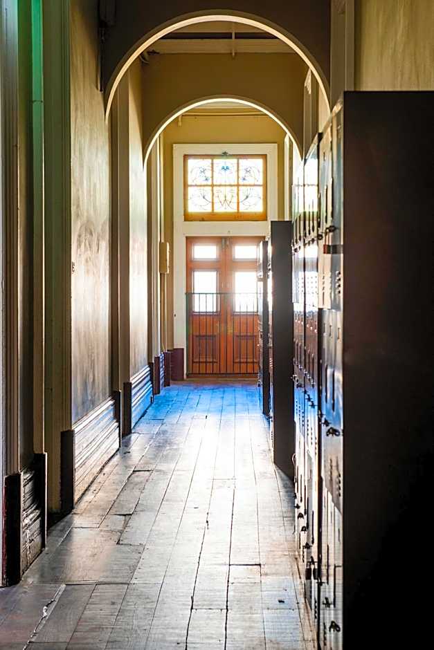 Sundancer Backpackers Hostel