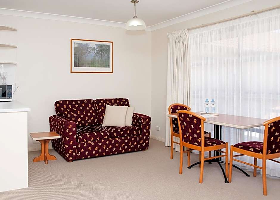 Pegasus Motor Inn and Serviced Apartments