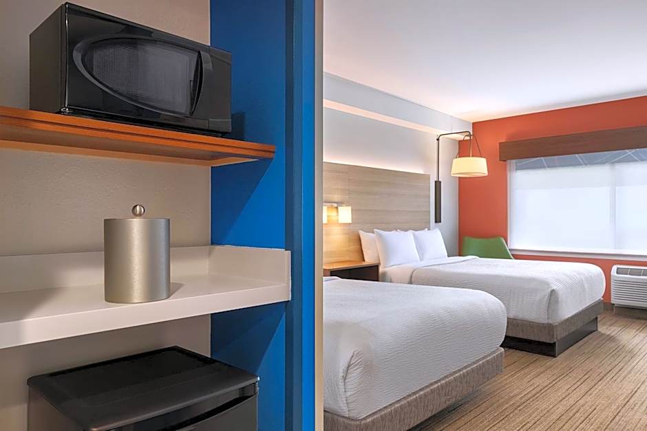 Holiday Inn Express and Suites Staunton By IHG