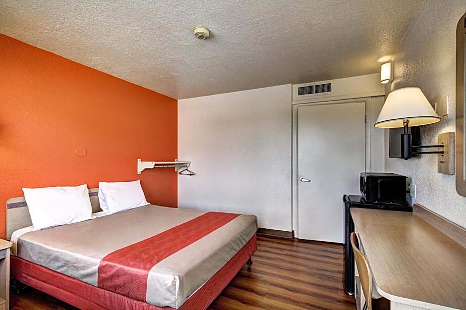 Park Inn by Radisson, Wells