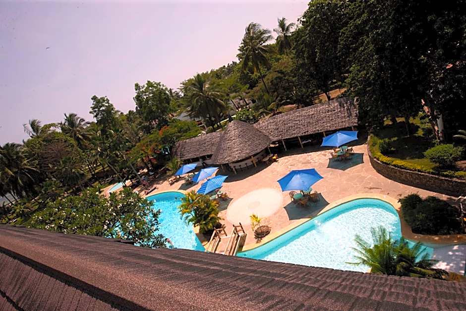 Travellers Beach Hotel & SPA