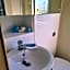 Beautiful 2 bedroom caravan, holiday park Tenby