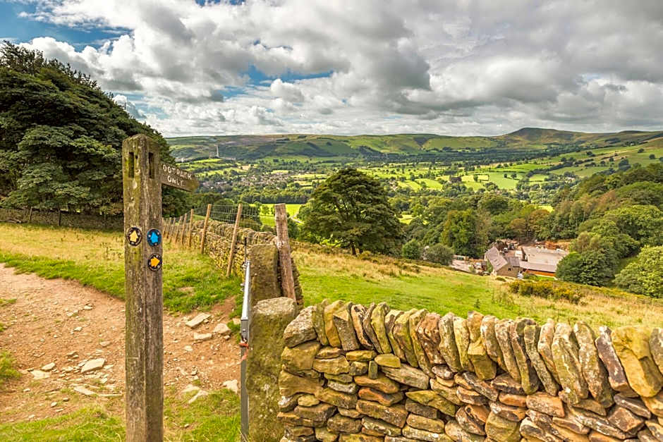 Peak District Shepherds Hut