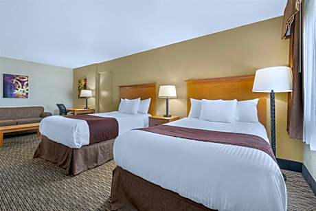 Queen Room with Two Queen Beds and Kitchenette