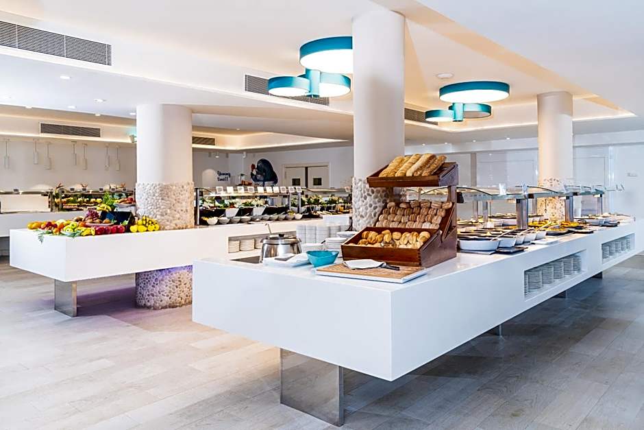 HOVIMA La Pinta Beachfront Family Hotel