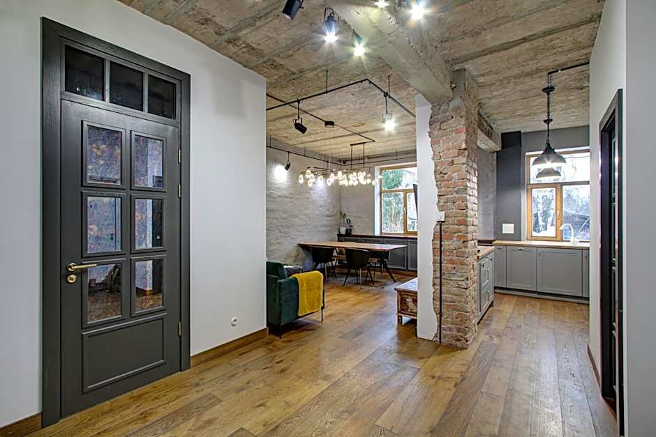 Mitten Village Family Residence