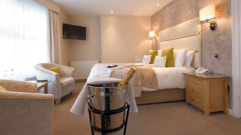 The Royal & Fortescue Hotel