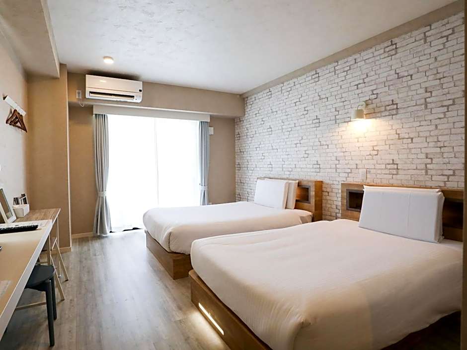Hotel 385