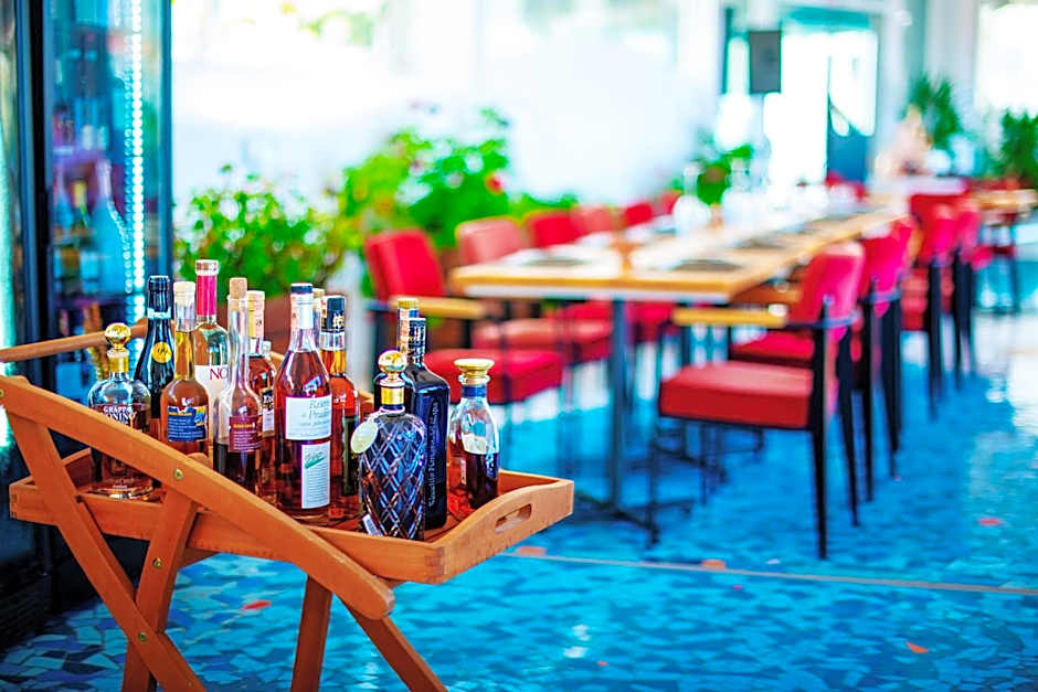 Bougainville Bay Hotel