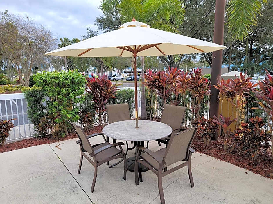 Galleria Palms Hotel