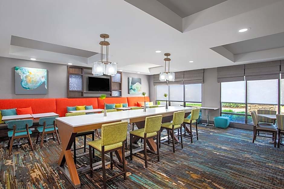 Holiday Inn Express Hotel And Suites Clinton By IHG