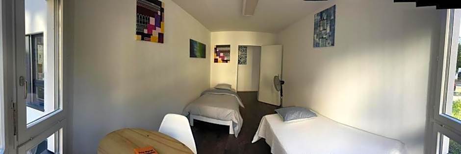 Basel-Stadt Gundeldingen Zimmer 402, WC in the hallway, outside the room