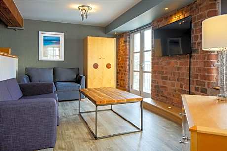 Larger Double Studio Suite with Sofa Bed - Non-Smoking