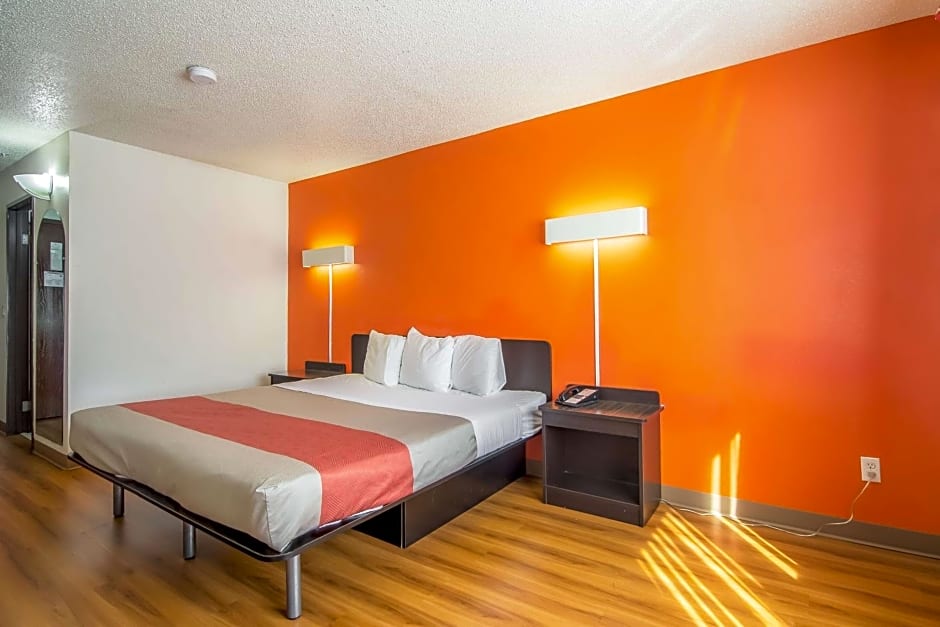 Motel 6 Dallas - North