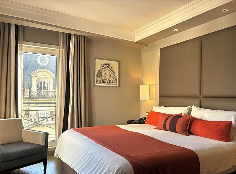 Carles Hotel
