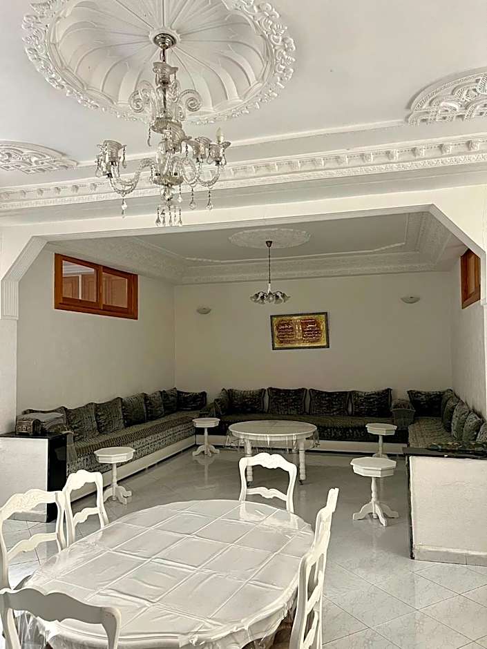 Large 3 Bedrooms Medina center Parking Secure